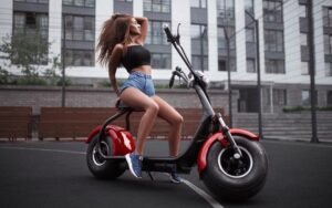Выбираем летний транспорт: электросамокат, электроскутер или электровелосипед